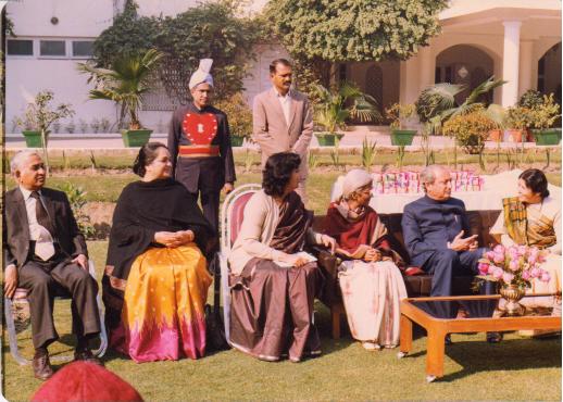 Vidyaben in 1989 with Romesh Bhandari